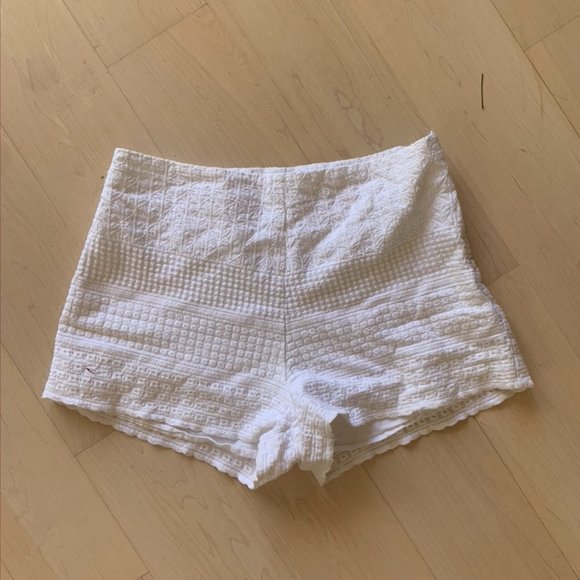White Seam Patterned Shorts - Picture 1 of 2
